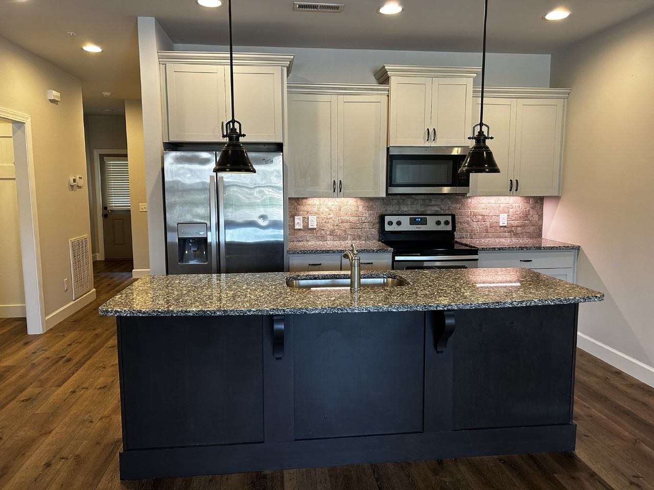 241 Cypress Rdg - Photo 3 of 9