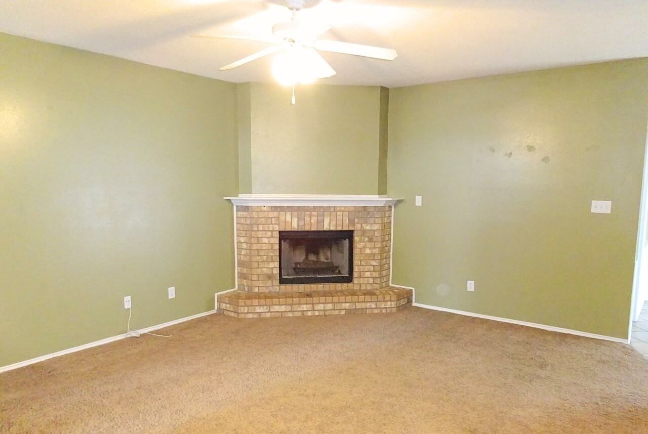 1618 75th St - Photo 2 of 9