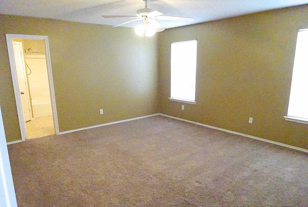 1618 75th St - Photo 5 of 9