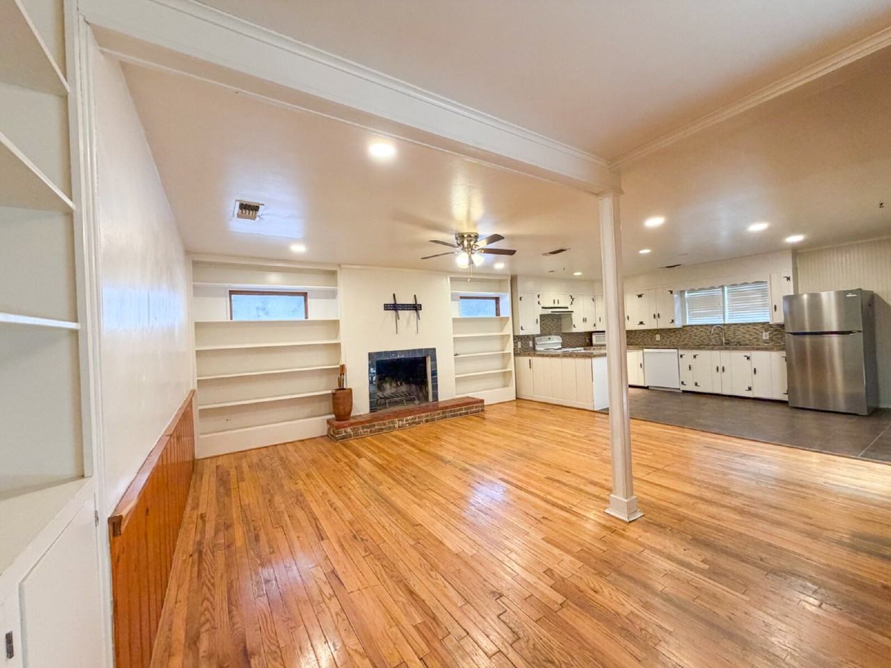 3520 30th St - Photo 3 of 12