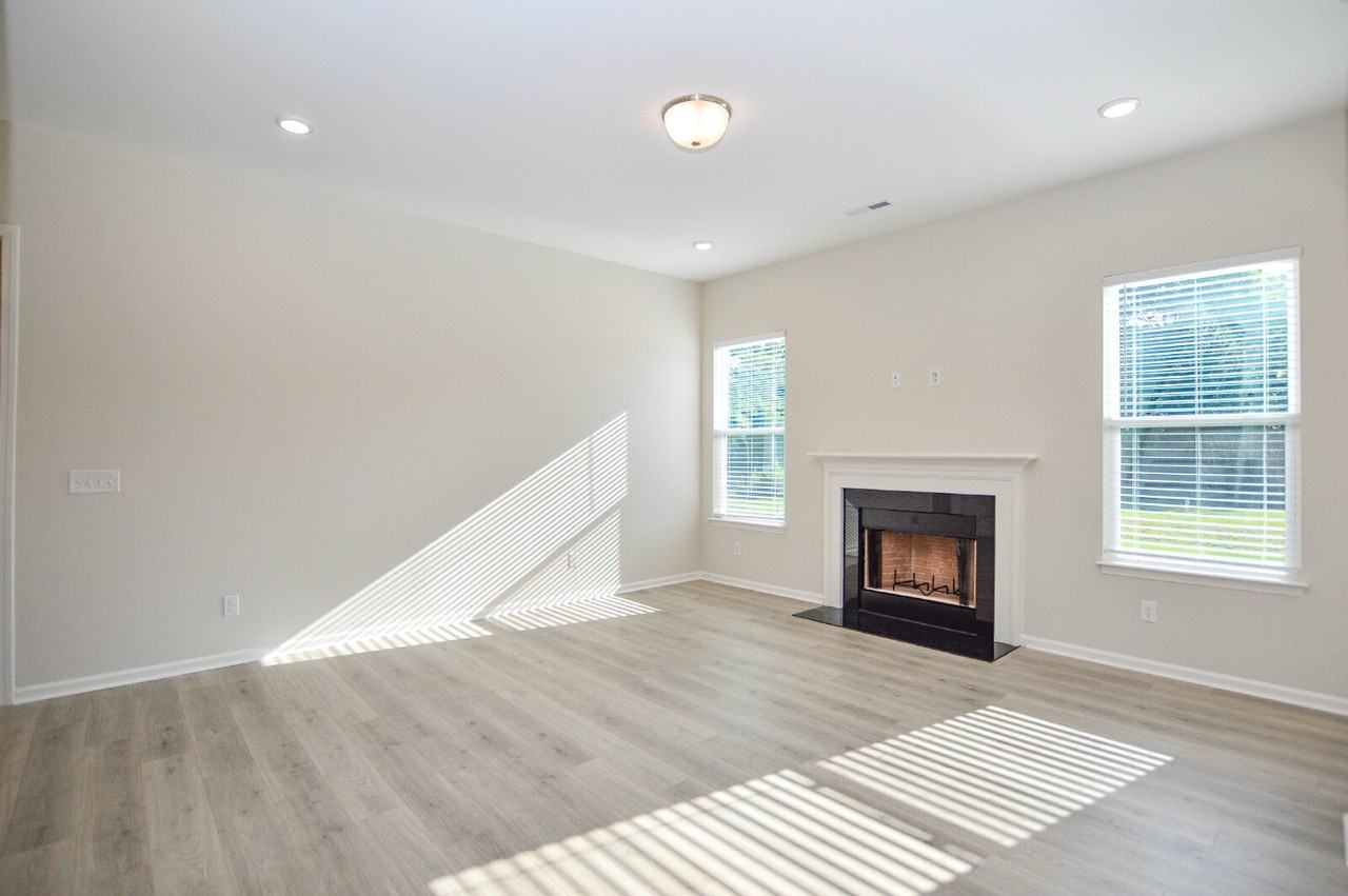 1657 Scotch Pine Ln - Photo 4 of 35
