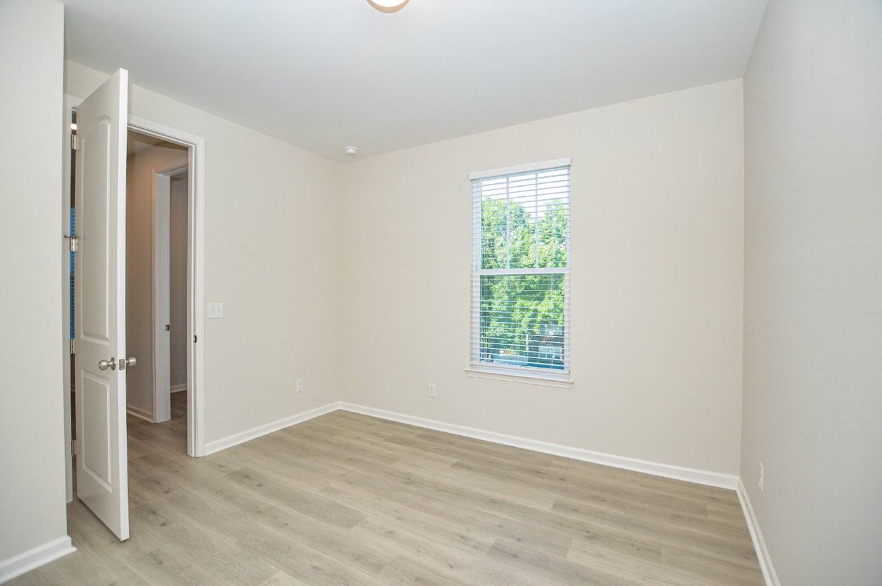 1657 Scotch Pine Ln - Photo 7 of 35