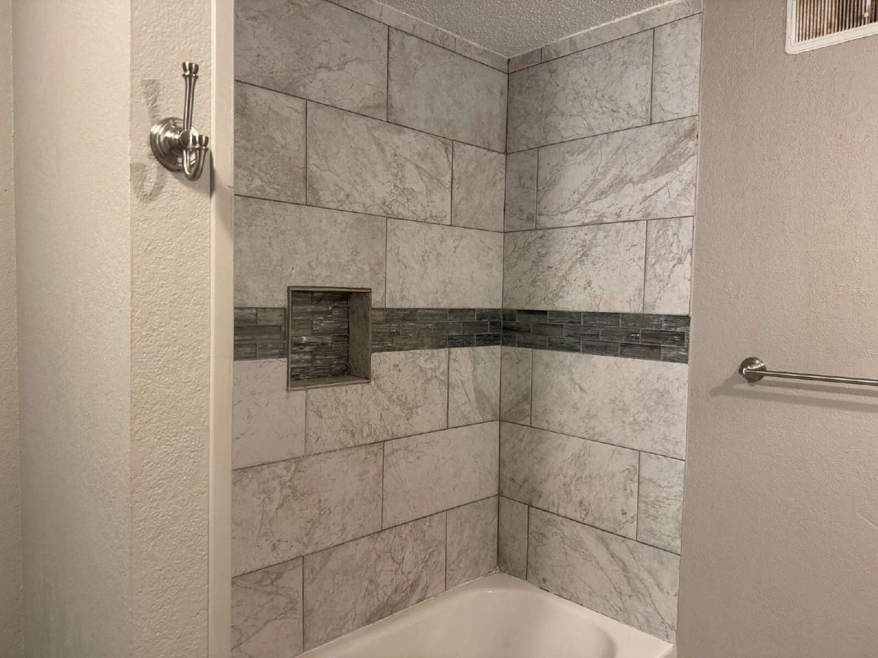3709 32nd St - Photo 3 of 12