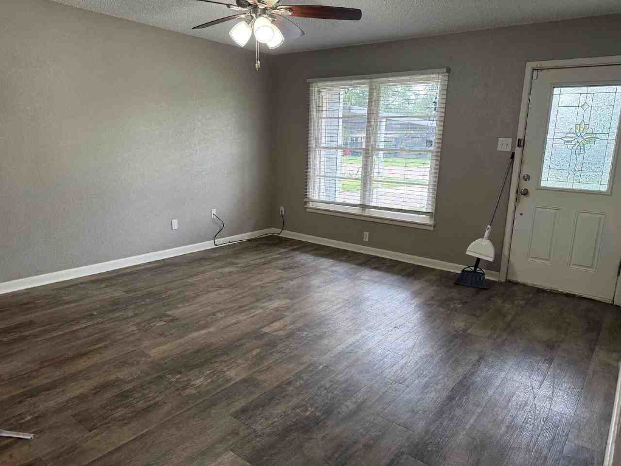 3709 32nd St - Photo 6 of 12