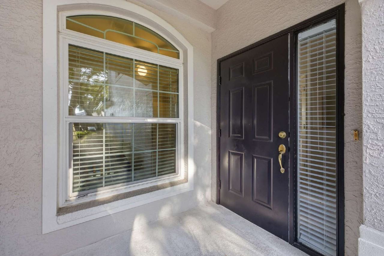 1953 Crestview Way - Photo 4 of 34