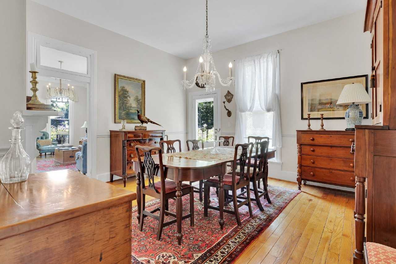 221 Walnut St - Photo 7 of 27