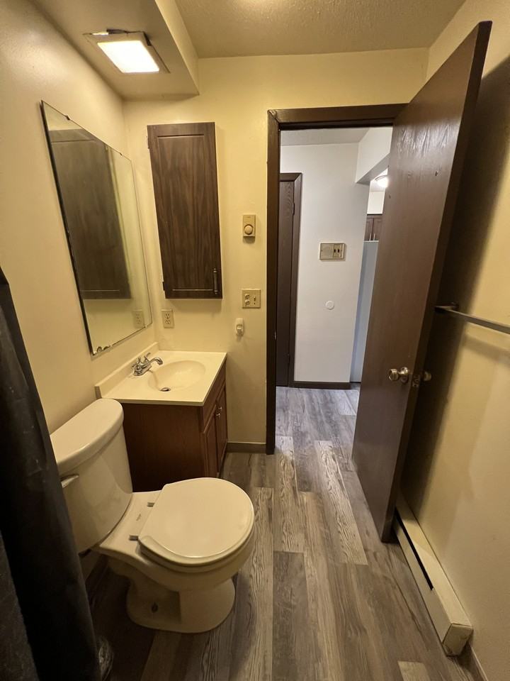Loder Court - Photo 4 of 11