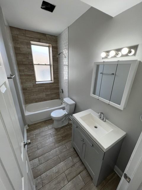 Carpenter - Photo 5 of 19