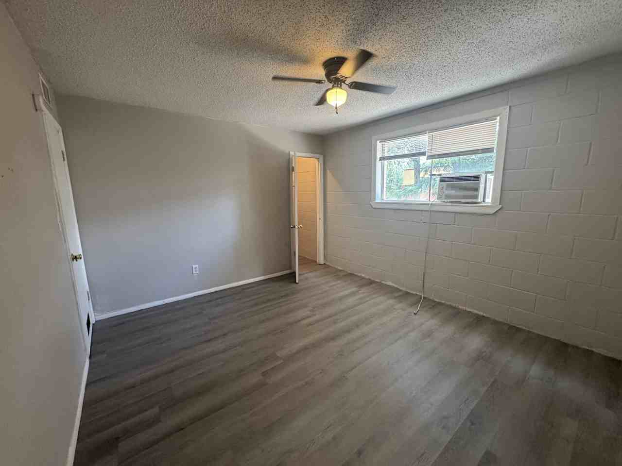 Heather Apartments - Photo 4 of 8