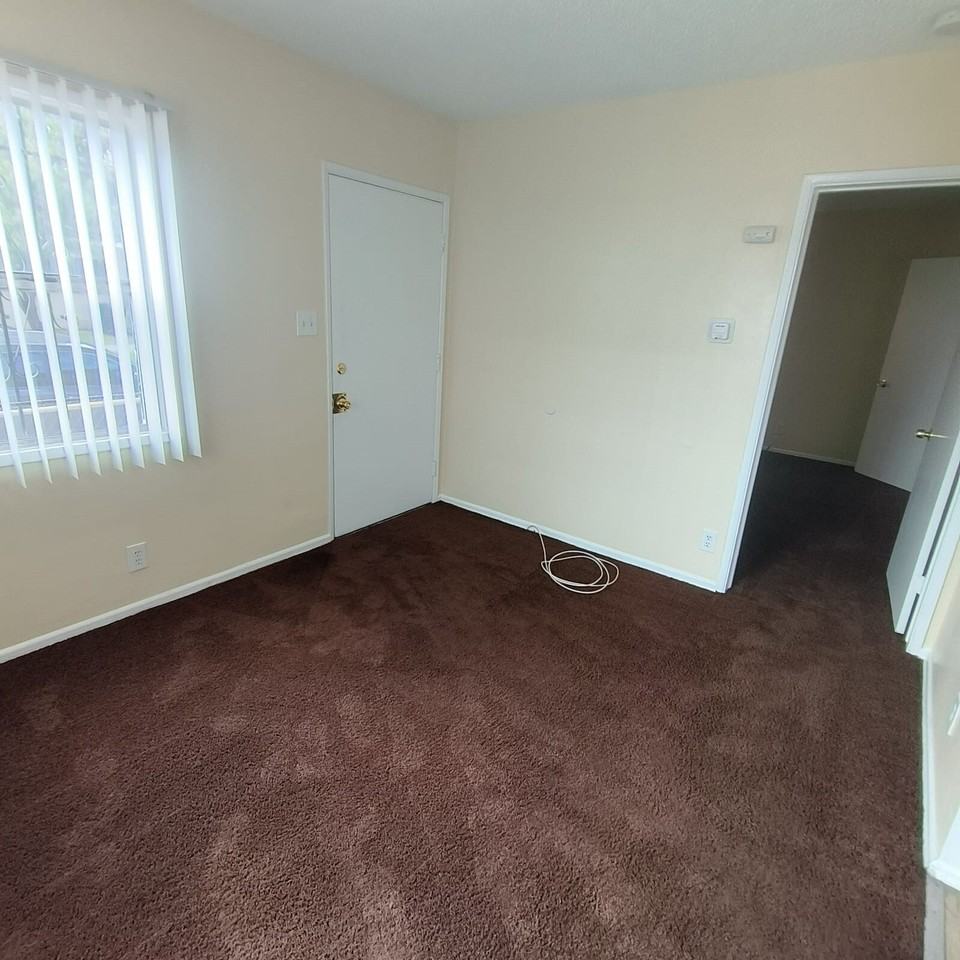 902 East 79th Street - Photo 5 of 17