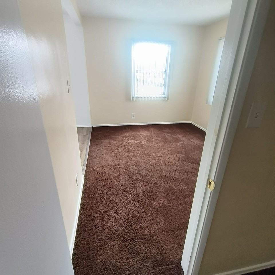 902 East 79th Street - Photo 6 of 17