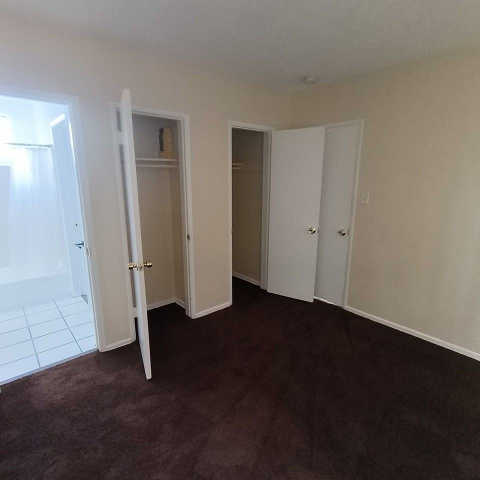 902 East 79th Street - Photo 7 of 17