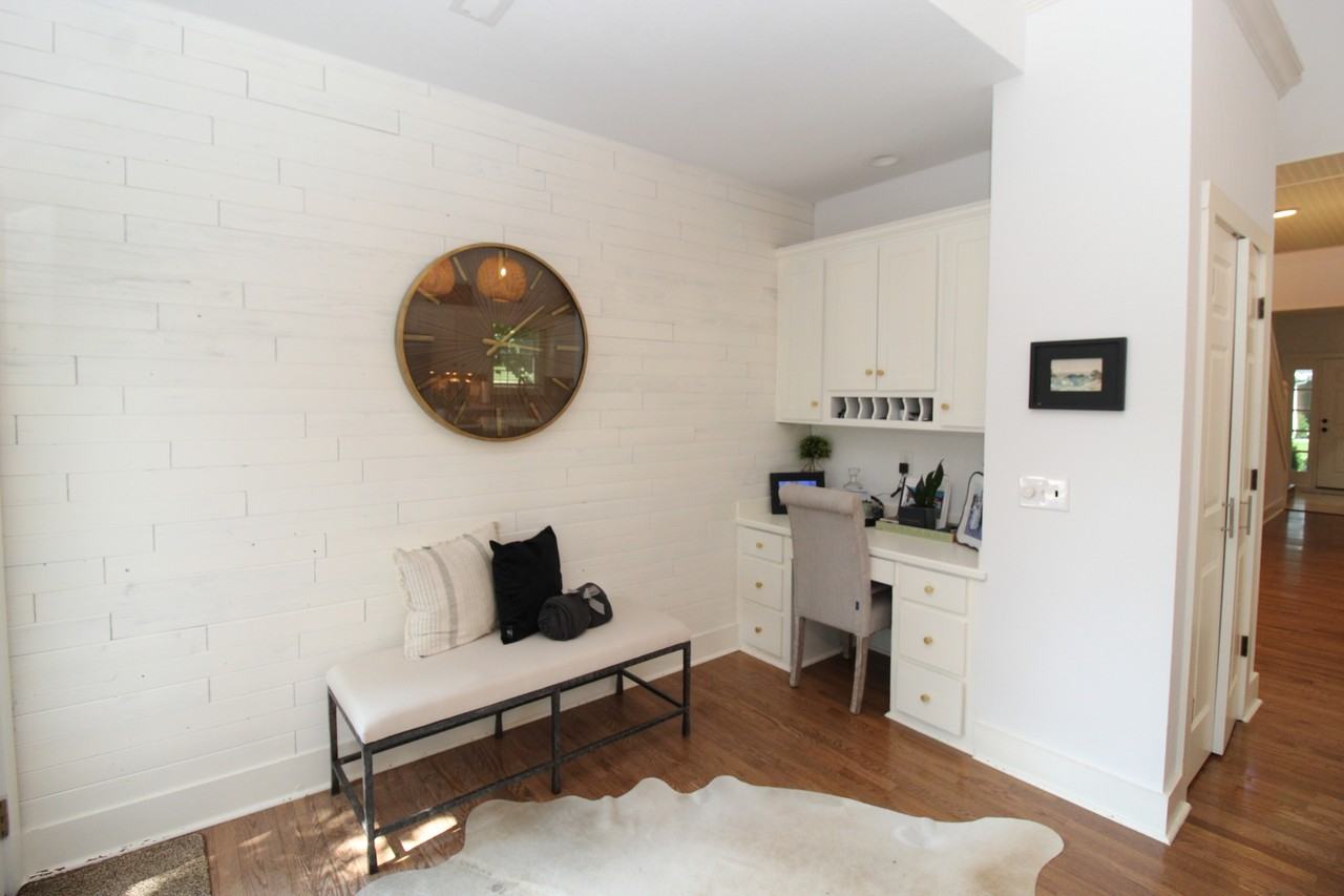 1401 Ne Dysart Woods Ln #1 - Photo 5 of 50