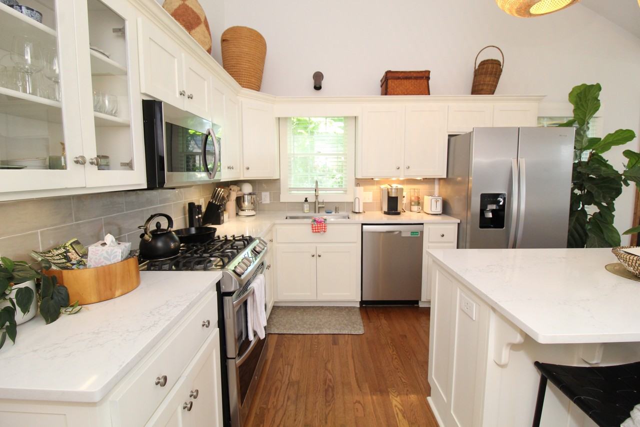 1401 Ne Dysart Woods Ln #1 - Photo 6 of 50