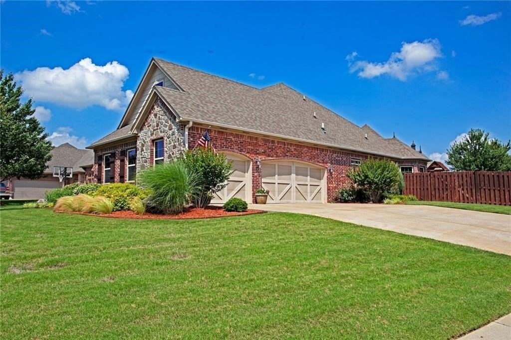 1051 Hunters Pointe - Photo 3 of 25