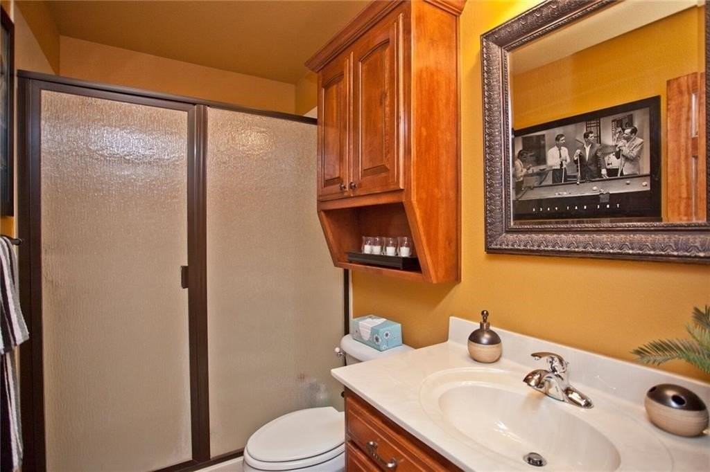 1051 Hunters Pointe - Photo 4 of 25