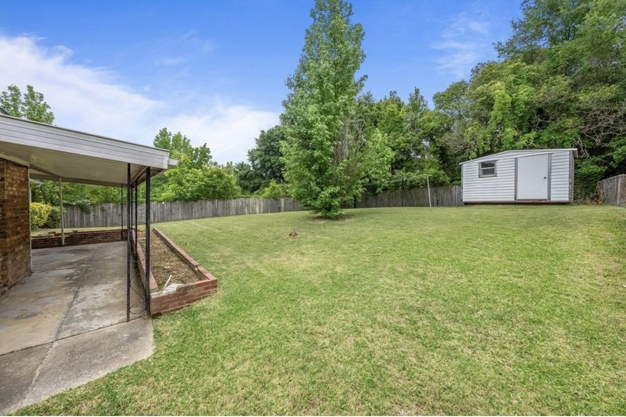 1315 Pagoda Drive - Photo 2 of 12