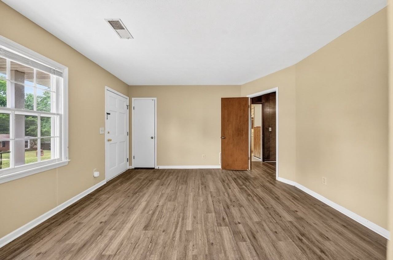 1315 Pagoda Drive - Photo 4 of 12