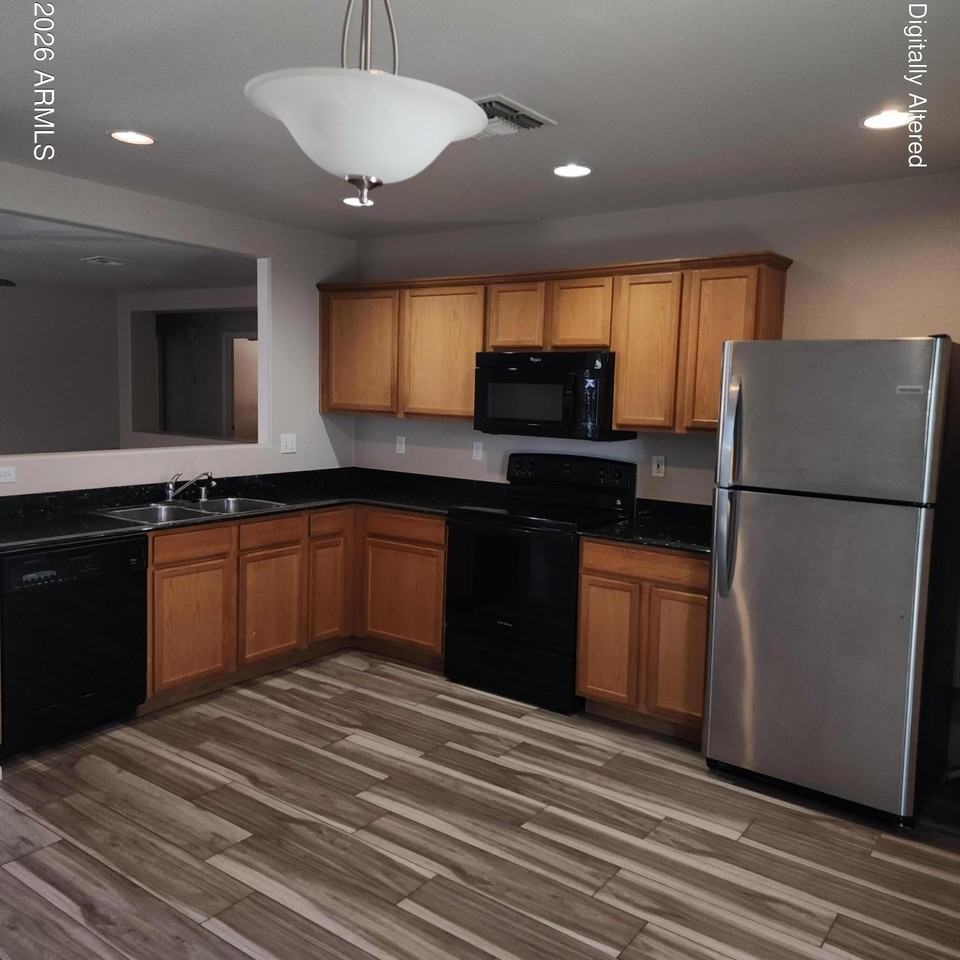 15864 W Evans Dr - Photo 5 of 17
