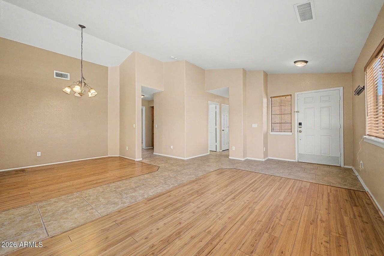 12899 S 175th Ave - Photo 4 of 41