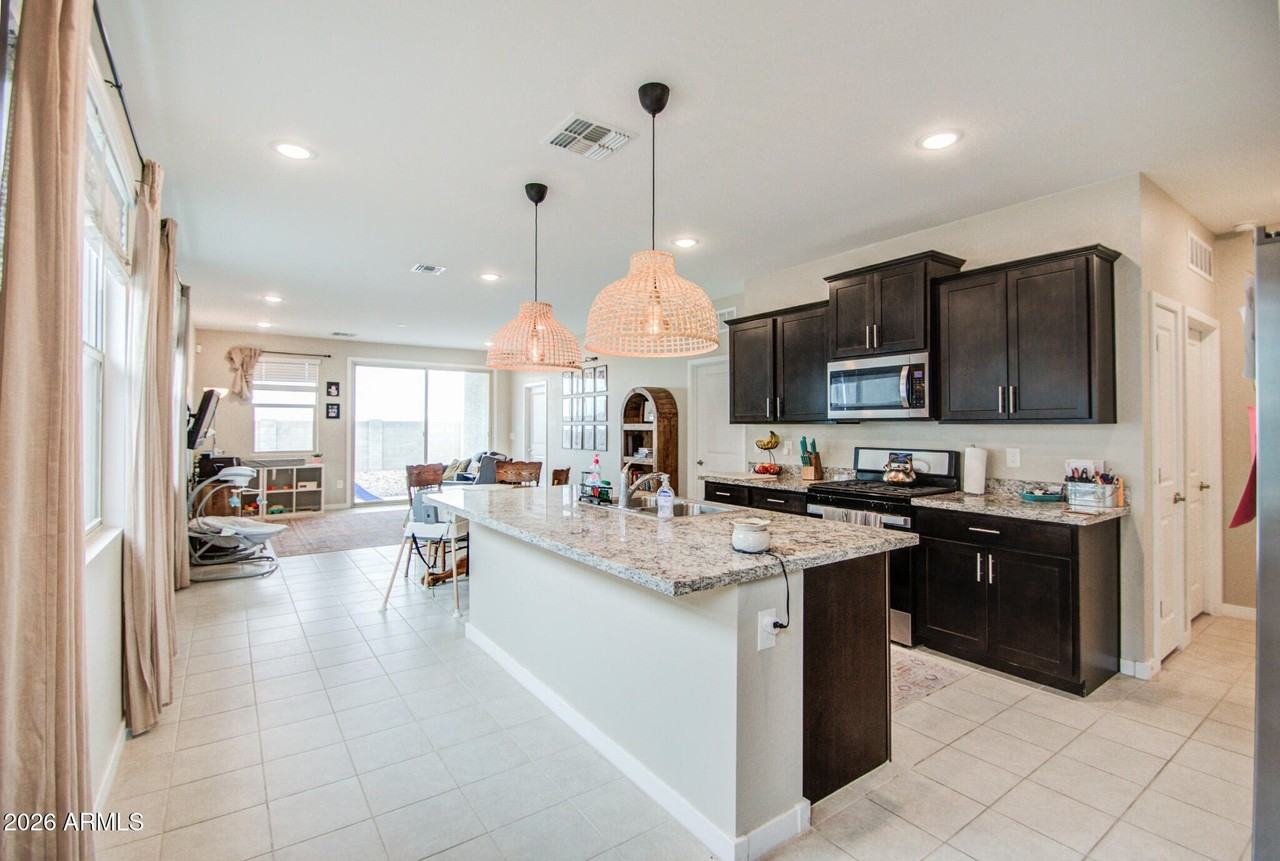 21765 N Rummler Ln - Photo 5 of 37