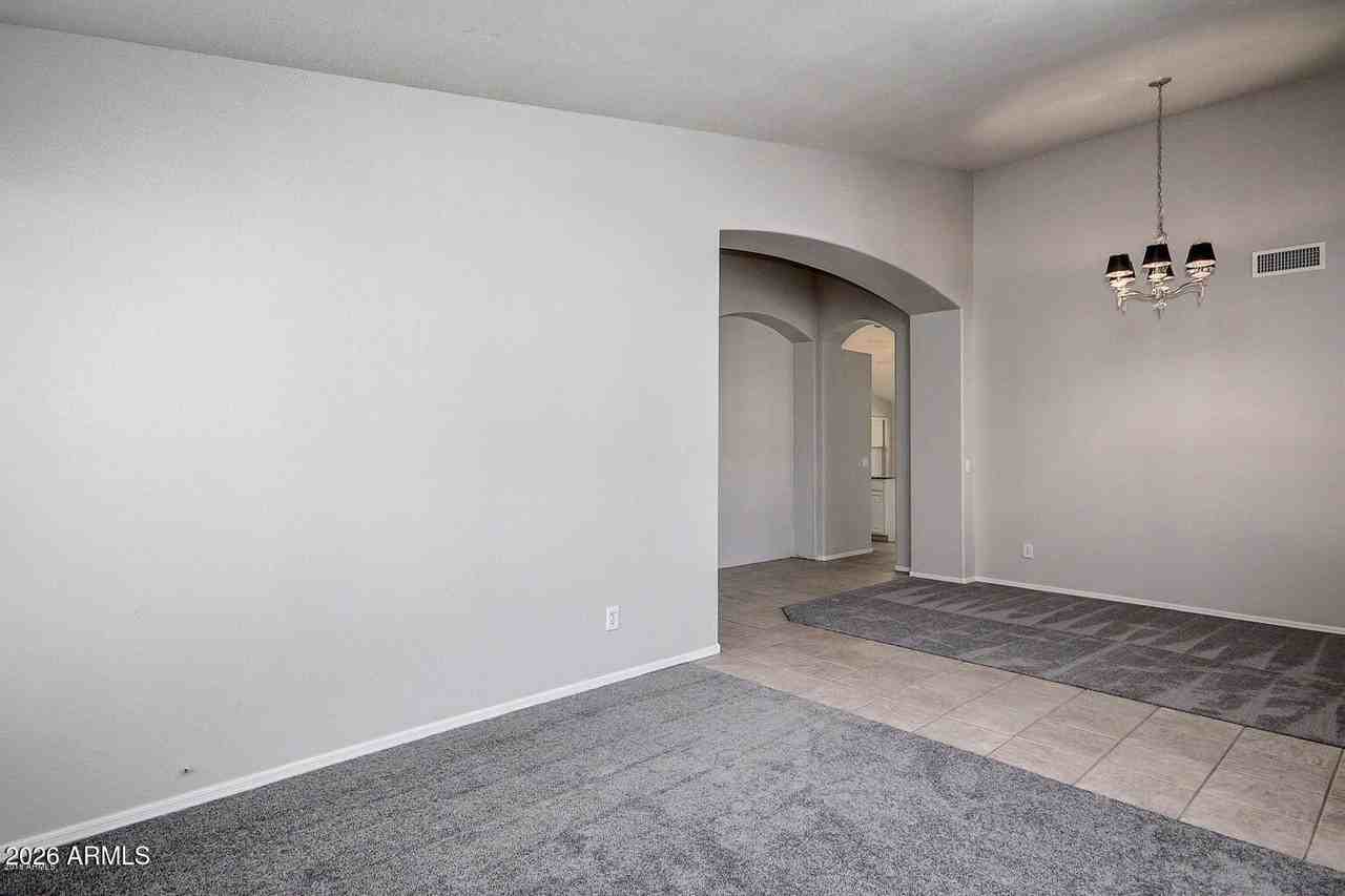 12715 W Cambridge Ave - Photo 7 of 30