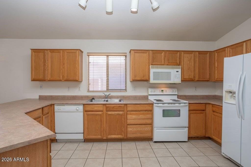 6762 W Del Mar Ln - Photo 7 of 29