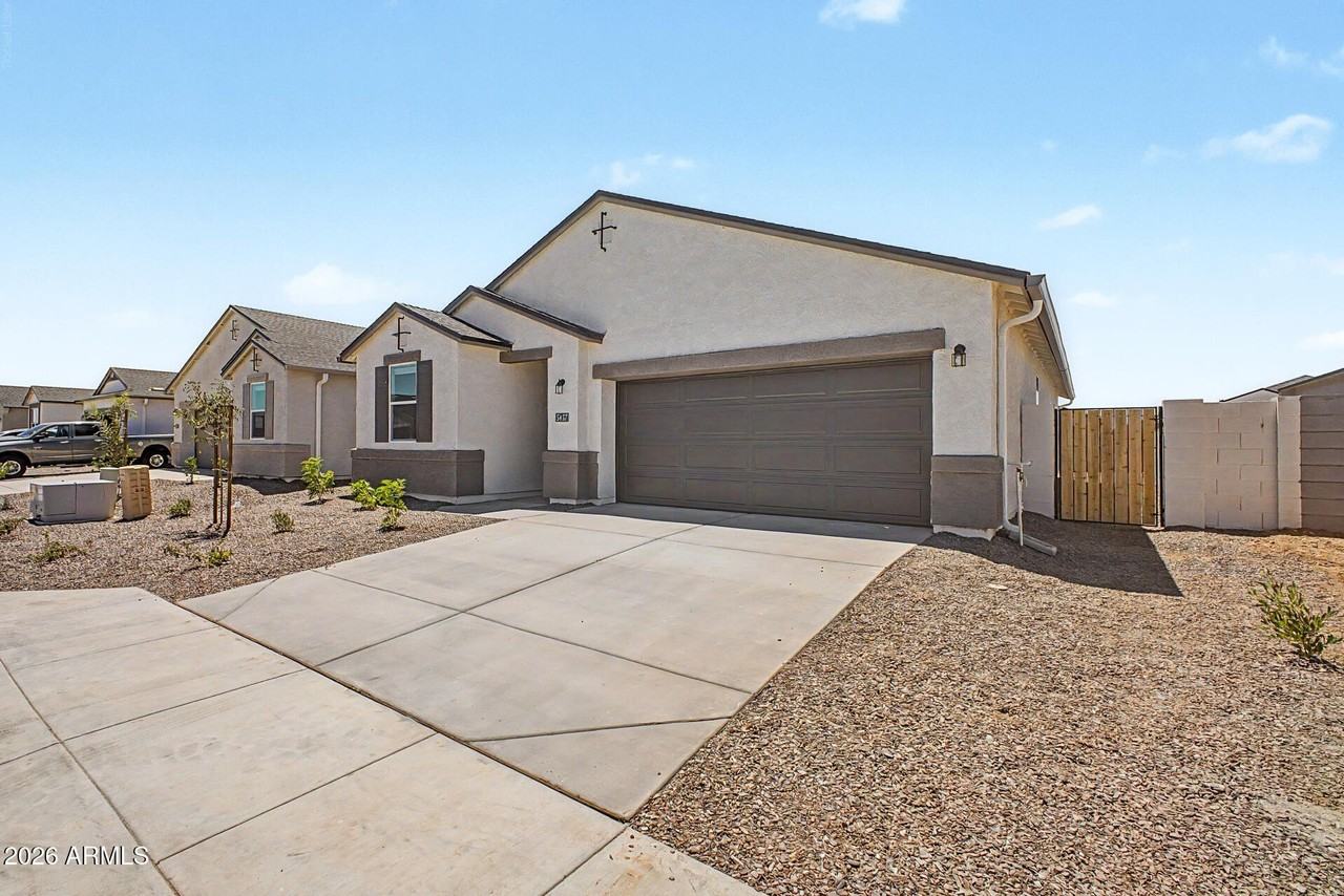5457 E CINDER Lane - Photo 3 of 36