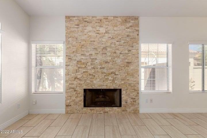 11838 E Carol Ave - Photo 7 of 41