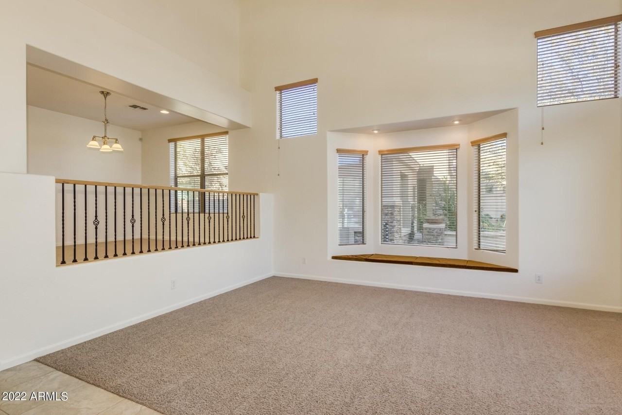 5733 W Plum Rd - Photo 5 of 37