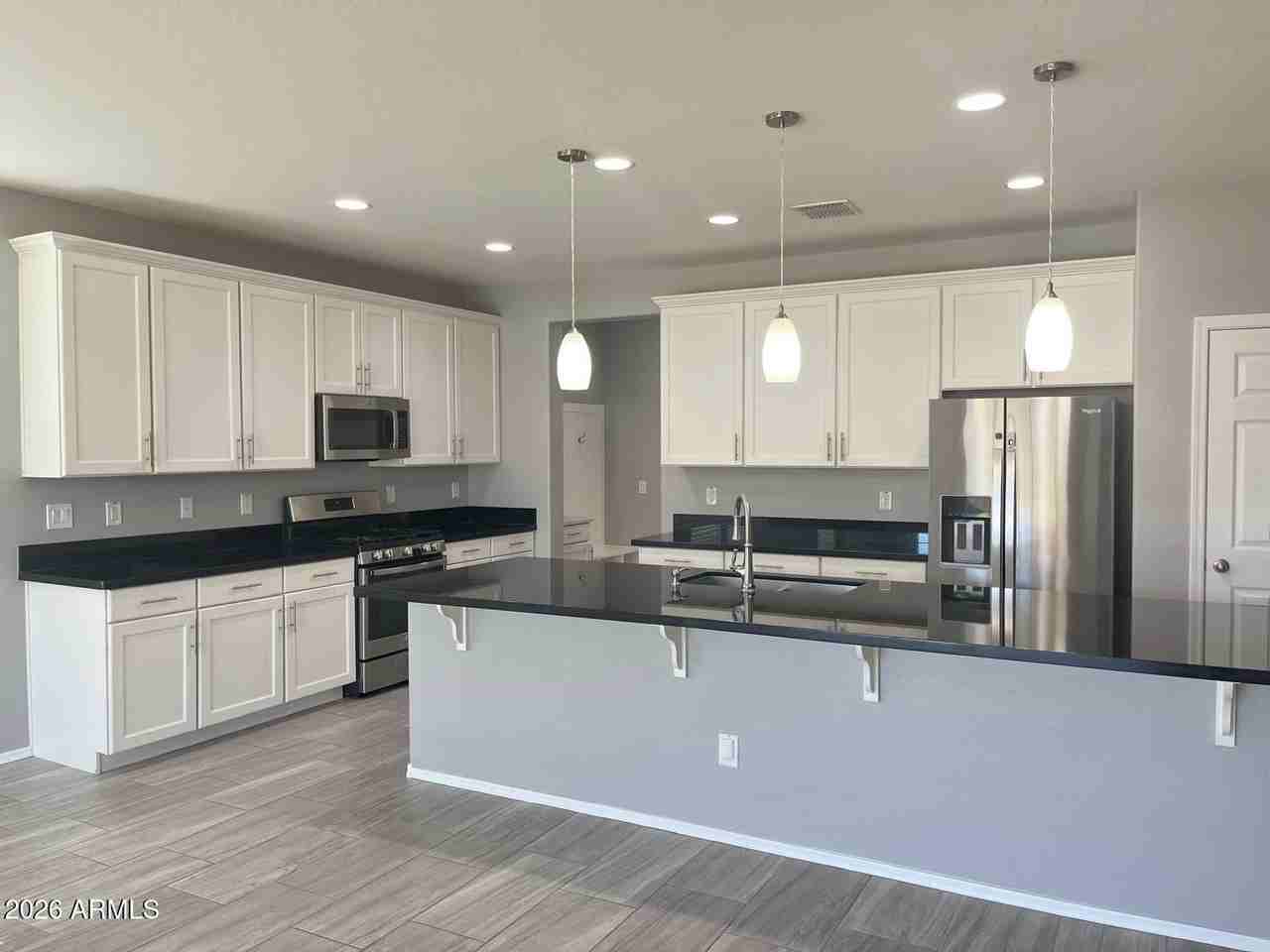 8503 W Peppertree Ln - Photo 4 of 39