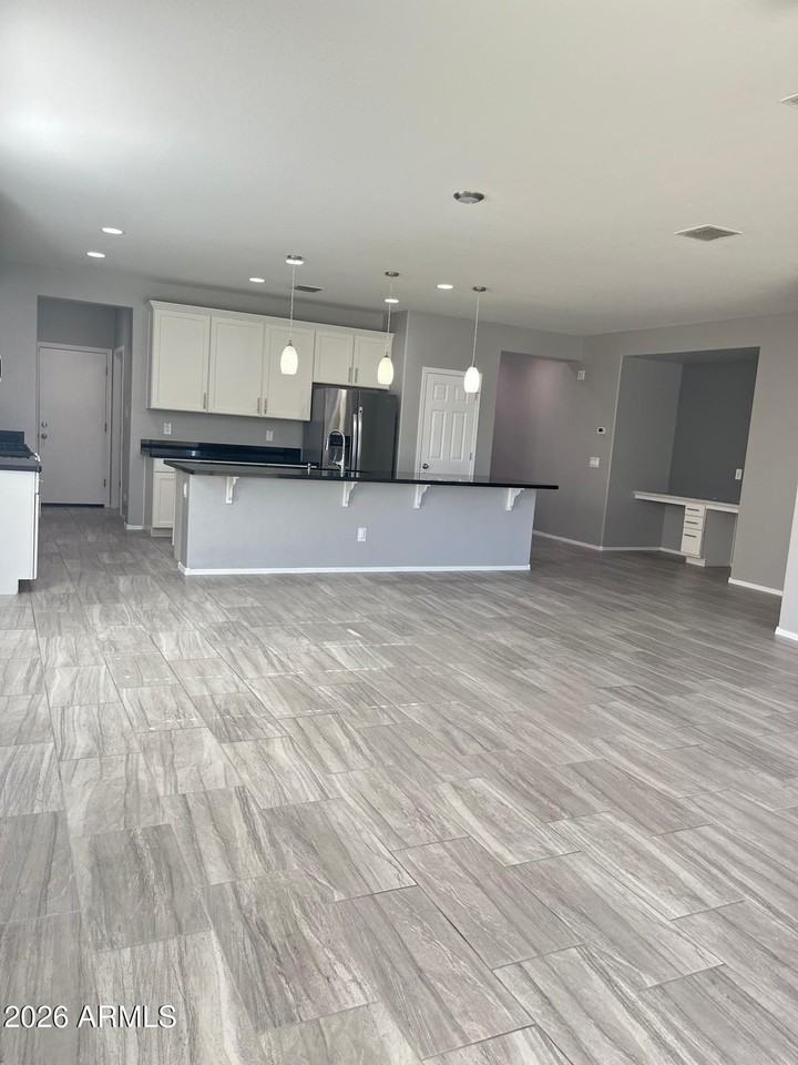 8503 W Peppertree Ln - Photo 6 of 39