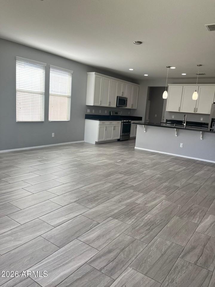 8503 W Peppertree Ln - Photo 7 of 39