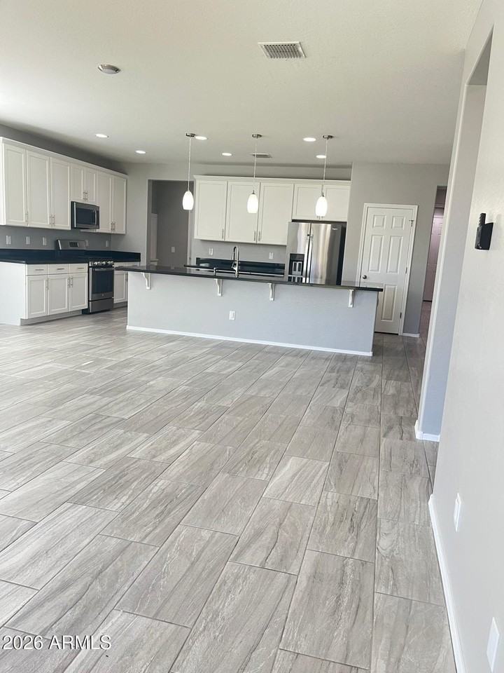 8503 W Peppertree Ln - Photo 5 of 39