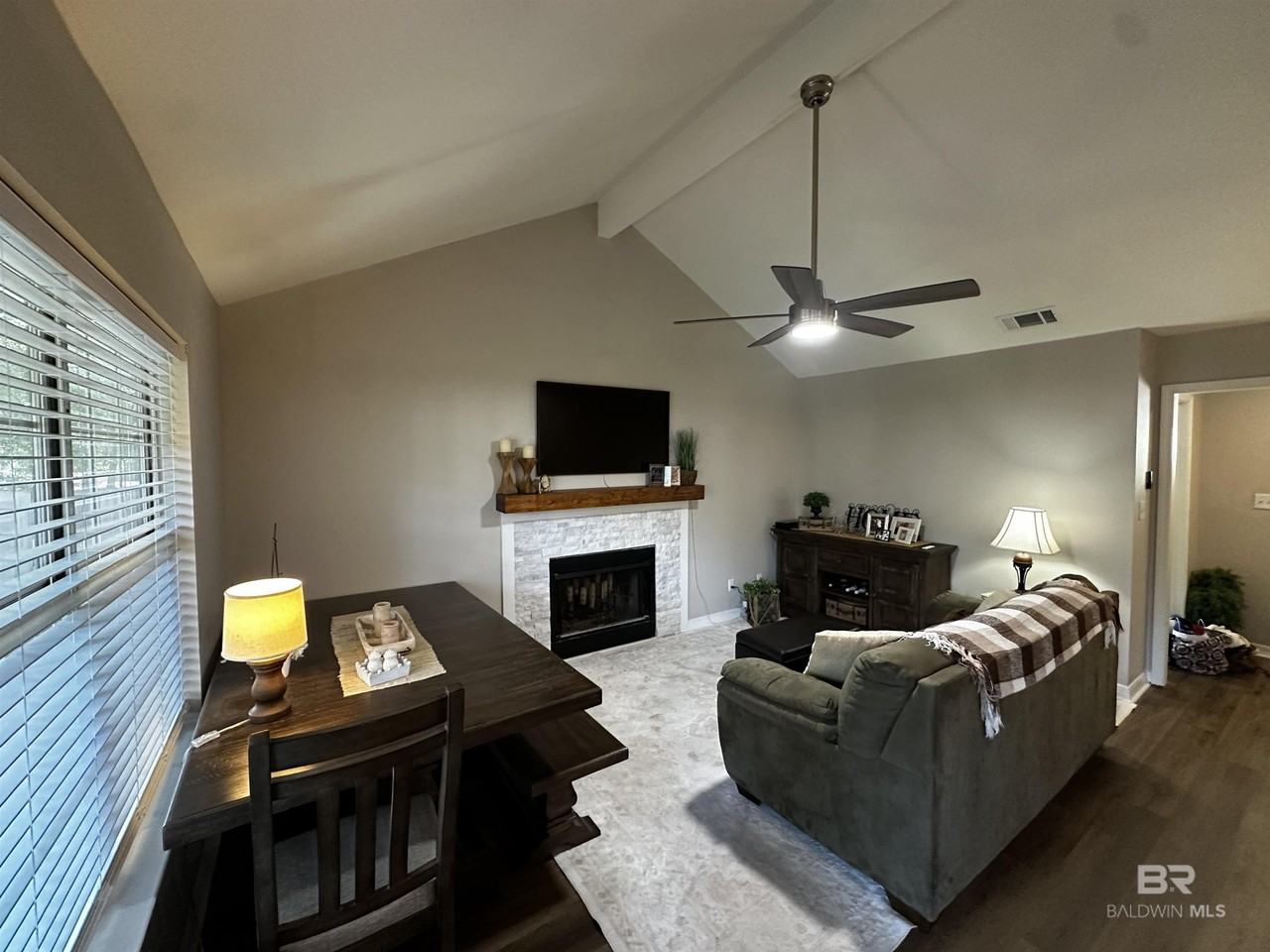 111 Shiloh Dr - Photo 3 of 21
