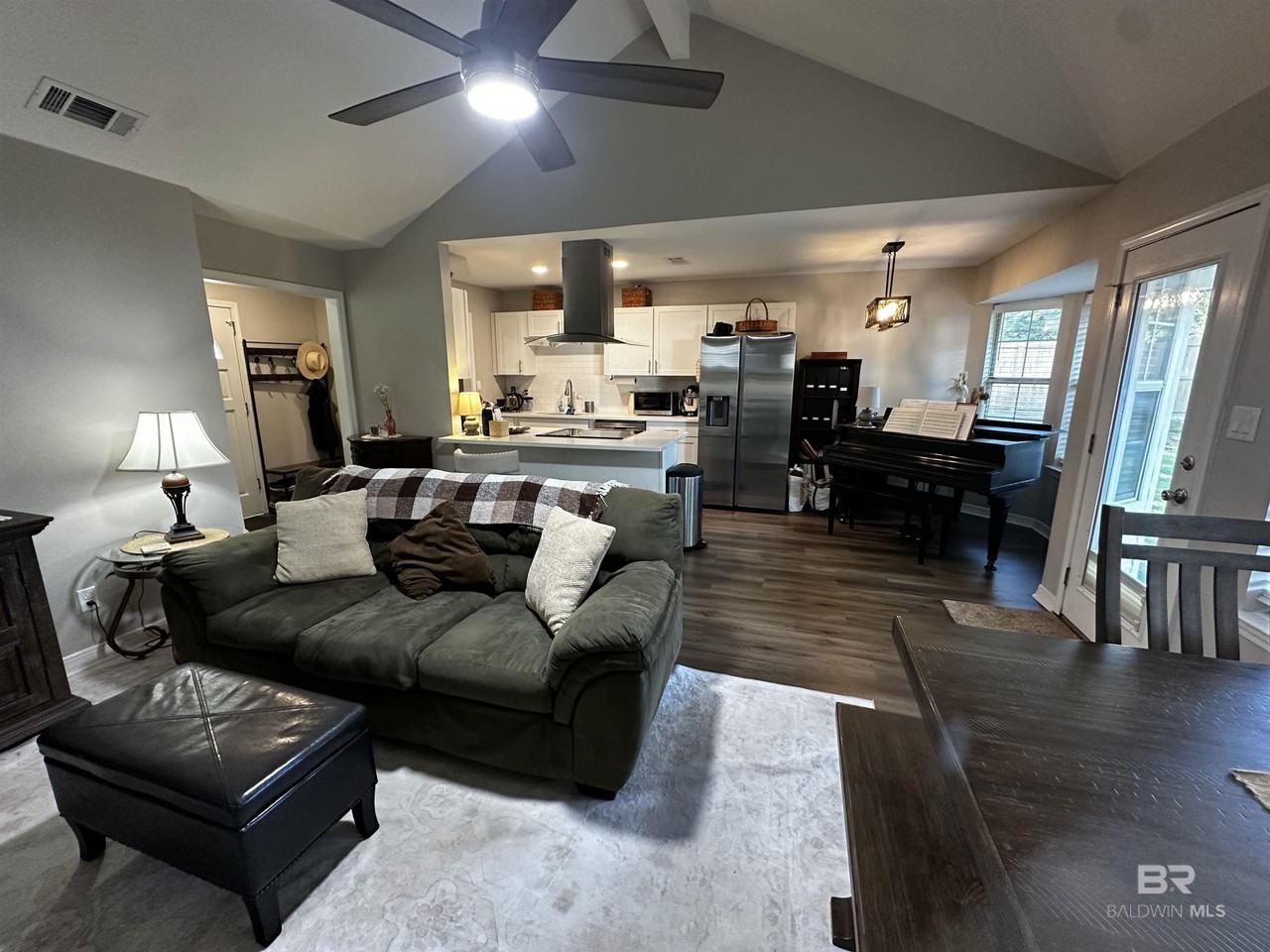 111 Shiloh Dr - Photo 4 of 21