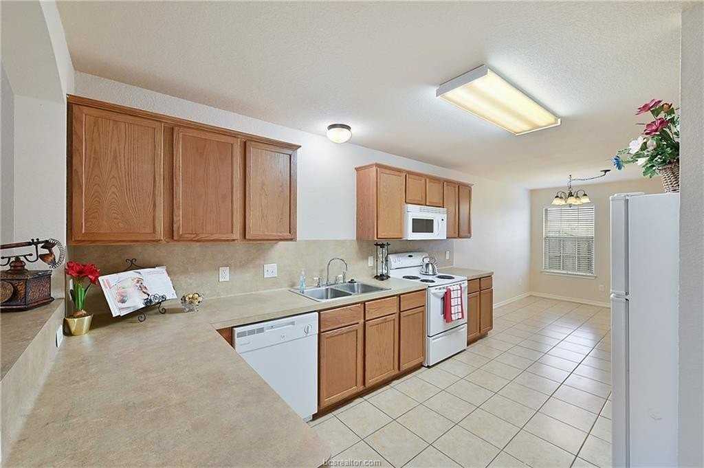 3557 Paloma Ridge Dr #3557-3559 - Photo 2 of 32