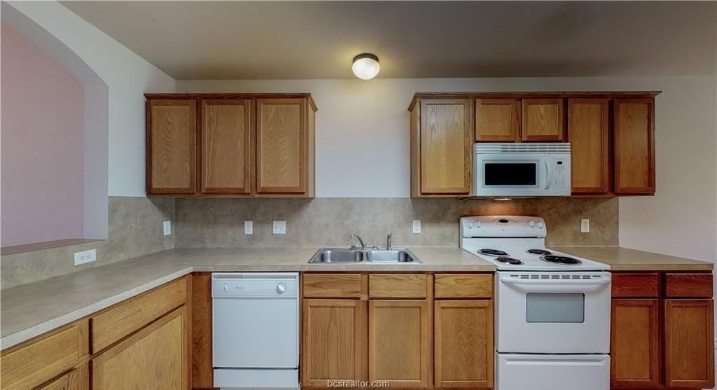 3557 Paloma Ridge Dr #3557-3559 - Photo 3 of 32