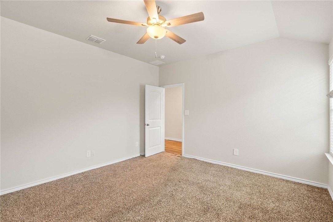 7621 Cowboy Trail Ln - Photo 4 of 26