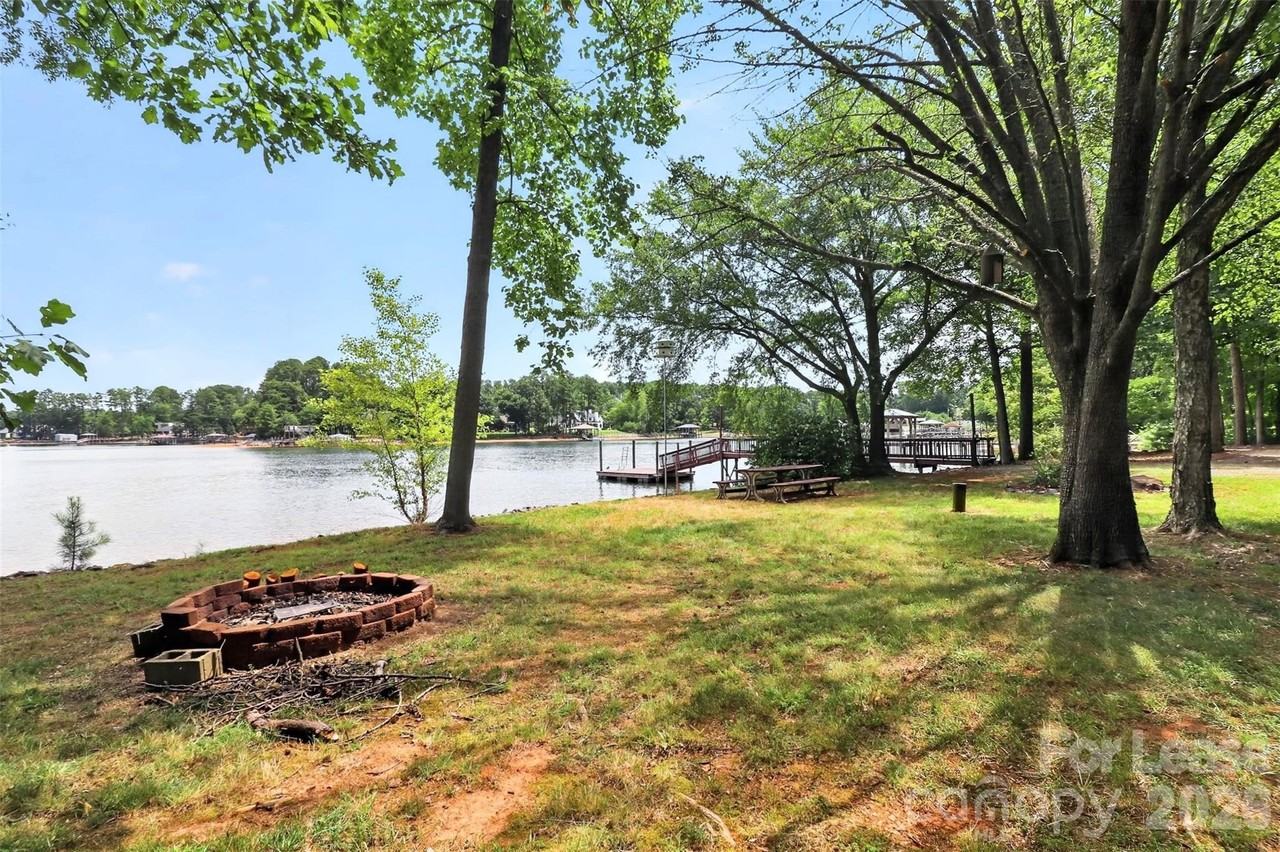 120 Stepaside Ln - Photo 5 of 41