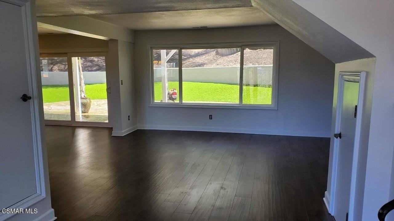 21800 Martinez St - Photo 2 of 27