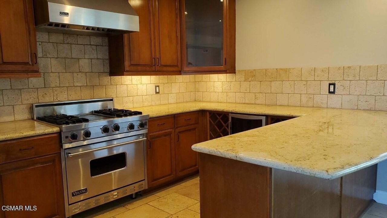 21800 Martinez St - Photo 6 of 27