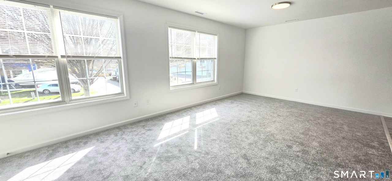 14 Berwyn St - Photo 2 of 9