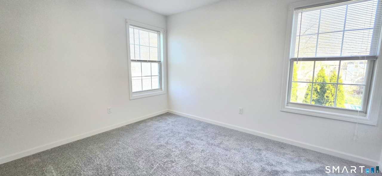 14 Berwyn St - Photo 6 of 9