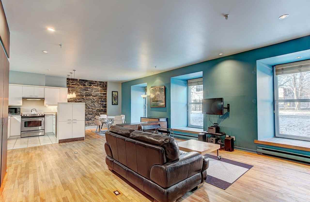 260 Rue Sherbrooke E - Photo 4 of 12
