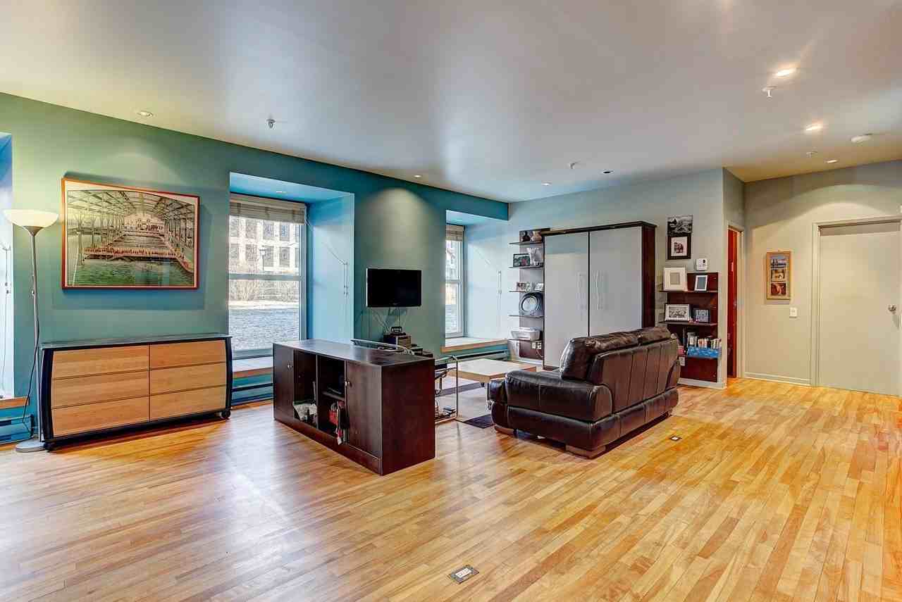 260 Rue Sherbrooke E - Photo 5 of 12