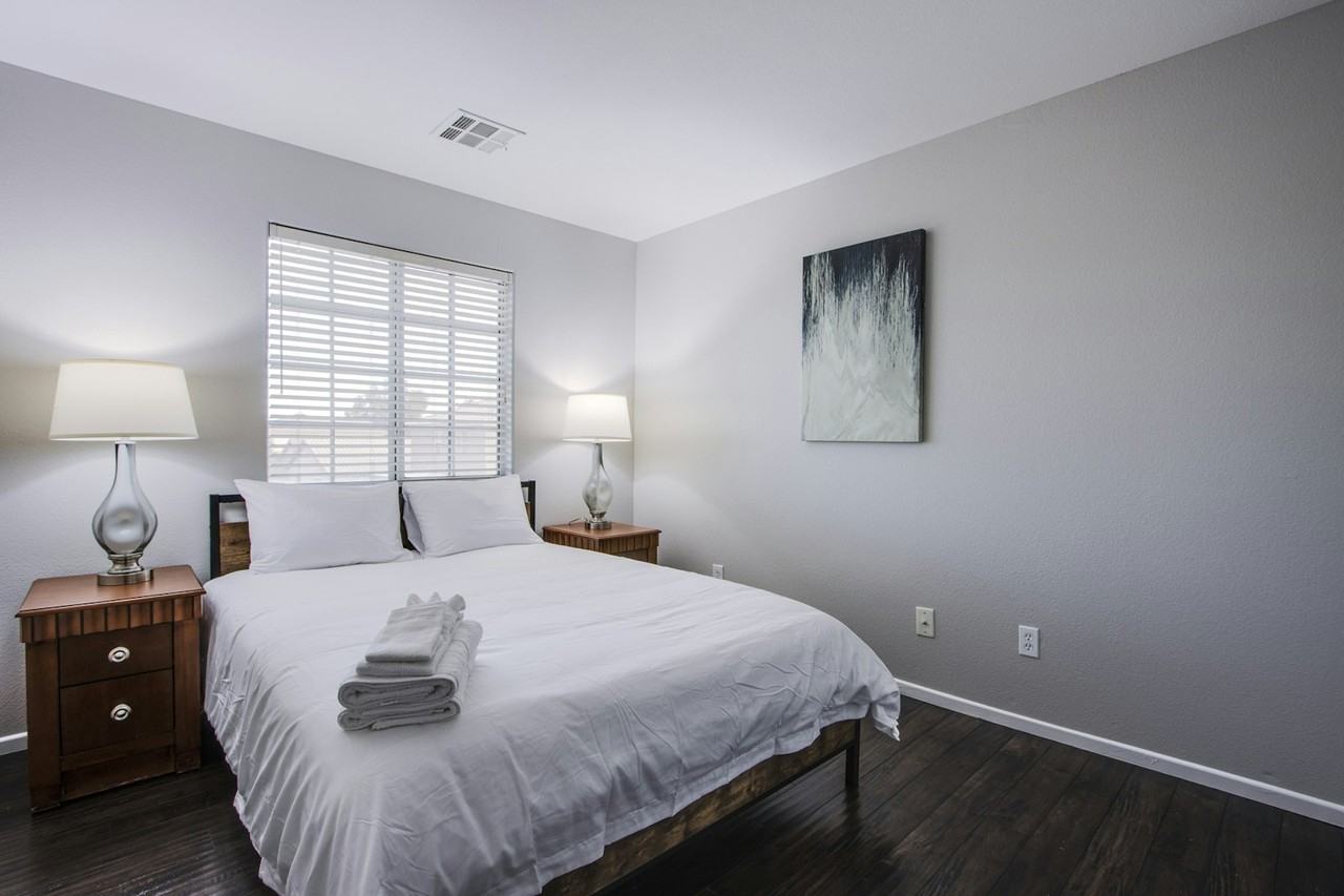 6429 North Corrie Canyon Street - Photo 2 of 36