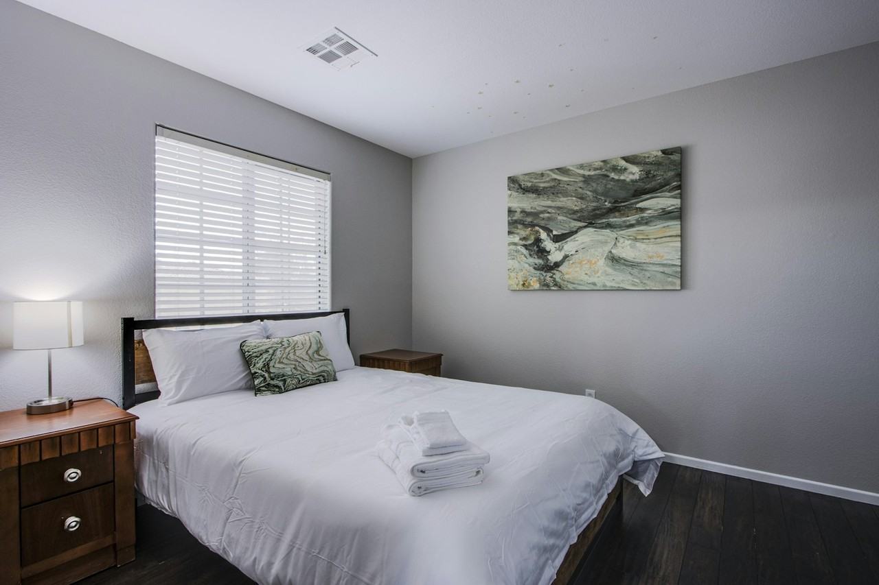 6429 North Corrie Canyon Street - Photo 7 of 36