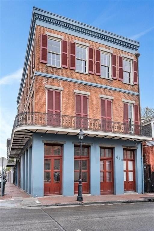 438 Dauphine St Apt 1a - Photo 2 of 18