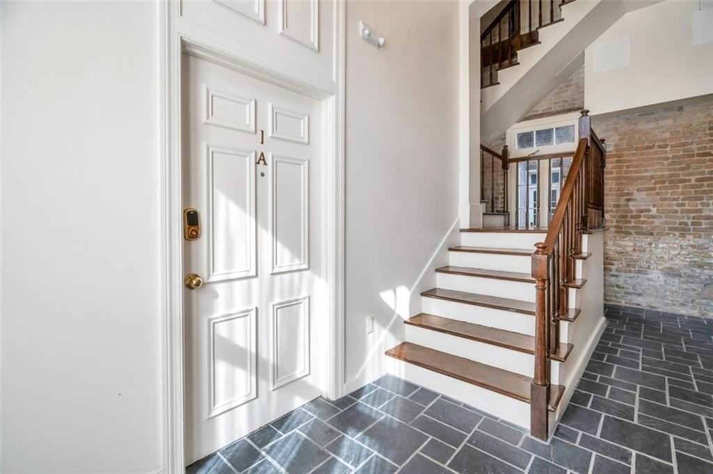 438 Dauphine St Apt 1a - Photo 4 of 18